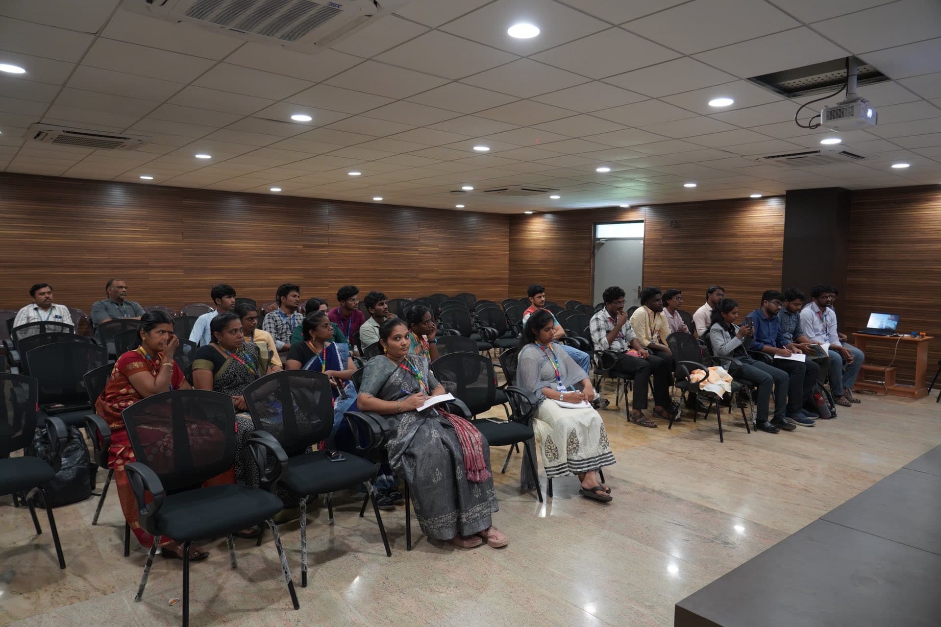 Navigating the Landscape of Startup Growth — photo 3
